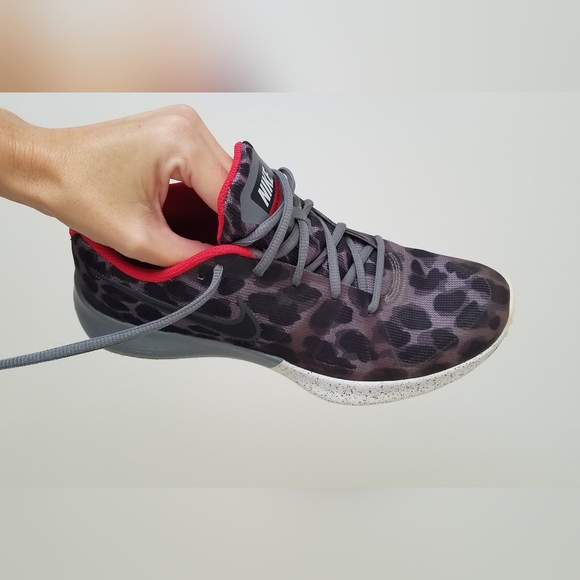 EUC Nike Zoom cheetah print gray black red size 8 - Picture 3 of 12